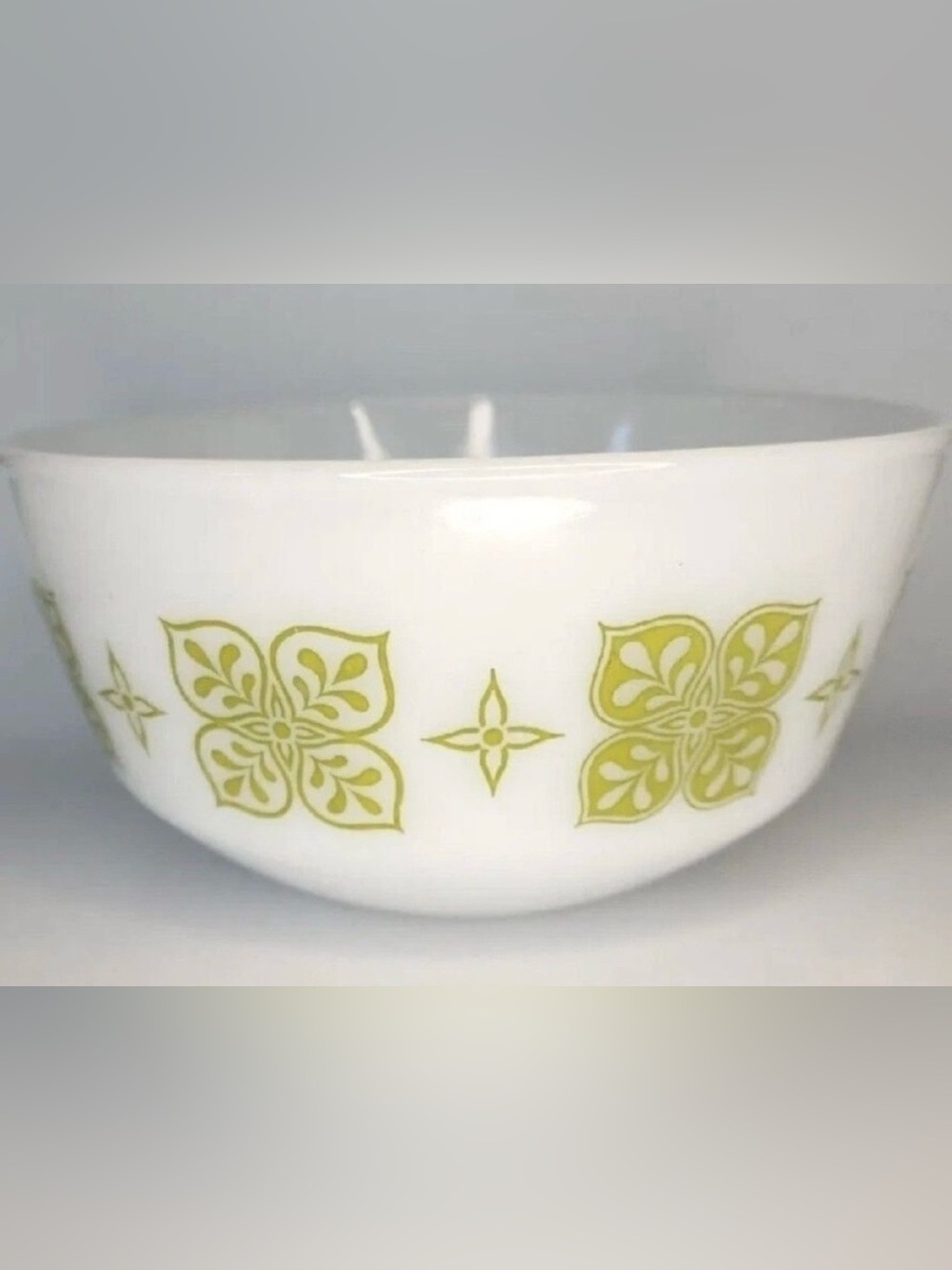 Vintage Anchor Hocking Fire King Green Dutch Clover 7" Mixing Bowl